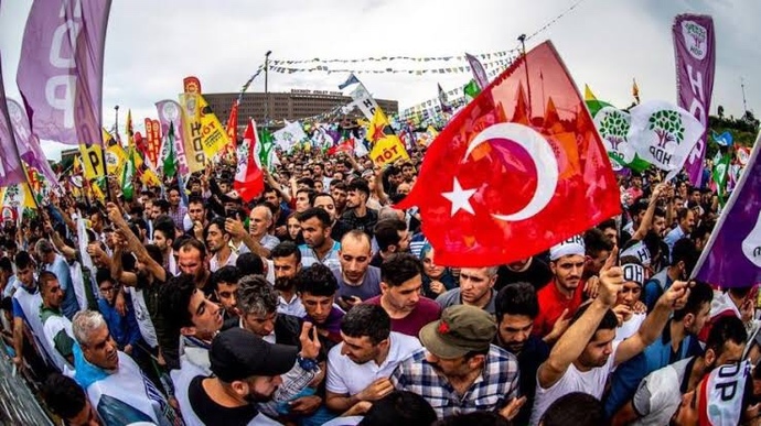 İdeolojiler aşka engel mi?