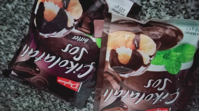 Islak kek için hazır çikolata sosu kullansam olur mu?