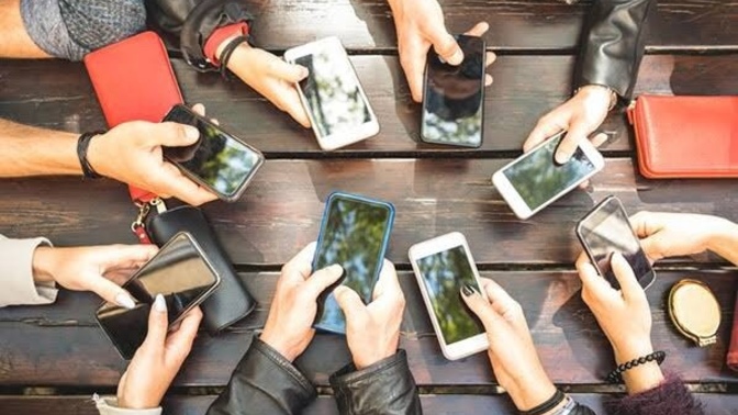 Sizce telefon fiyatları düşer mi?
