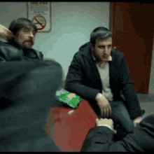 Behzat Ç dizisini izleyen var mı?