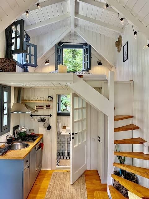 Ailemden uzakta yaşamak istemiyorum. Evimizin bahçesine tinyhouse yaptırma fikri saçma mı?