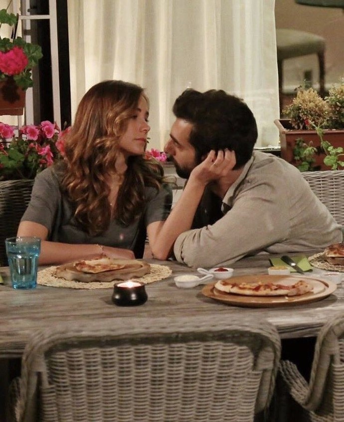 Romantik akşam yemeğine giderken ne giyersiniz?