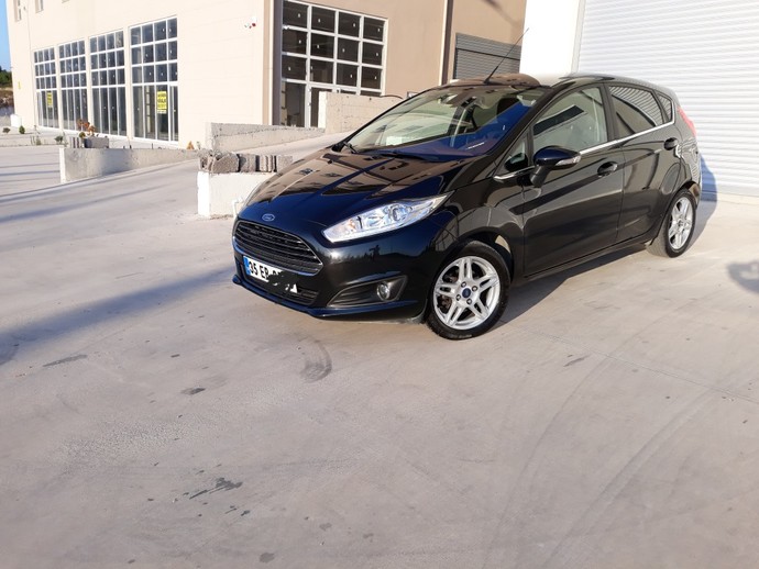 Full siyah arabalar çok mu asil duruyor?