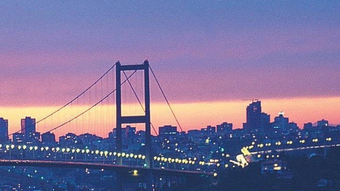 Akşamı bir şarkıyla kapatalım mı?