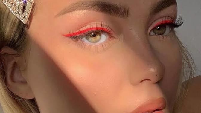 Renkli eyelinerları seviyor musunuz? Sizce nasıl duruyor?