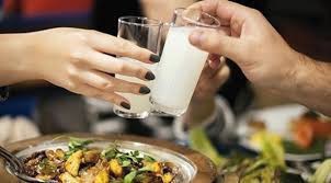 İzmir'de güzel, nezih, rakı içilebilecek bir mekan önerir misiniz?