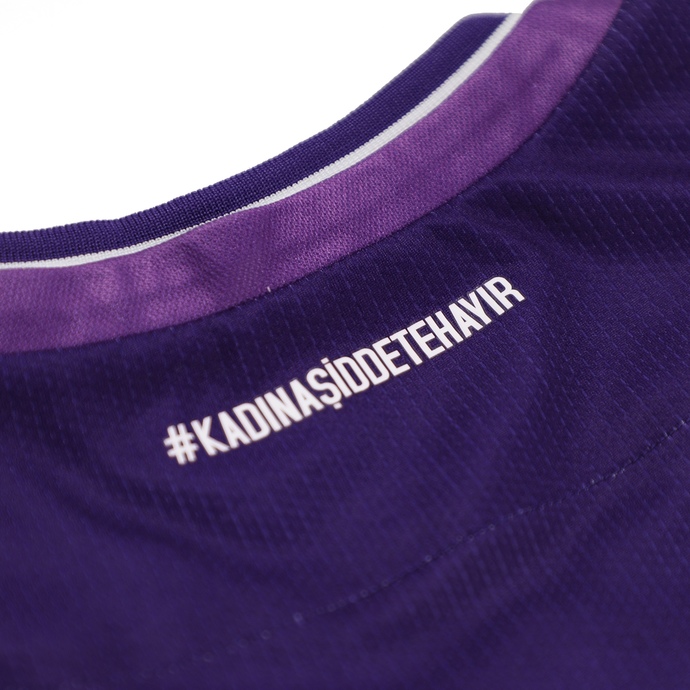 Samsunspor’un kadına şiddete karşı farkındalık aracıyla çıkardığı #DünyanınEnAğırForması’nı nasıl buldunuz?