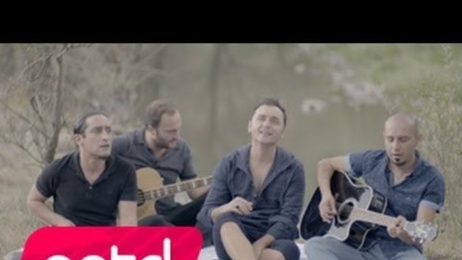 Bilir misin gözünü tavana dikip saatlerce bakmayı?