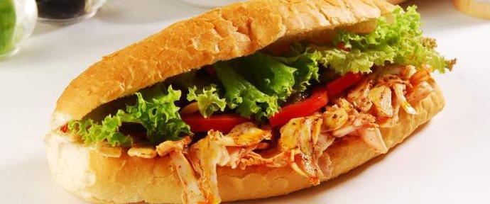 Lavaş tavuk dürüm mü yoksa ekmek arası tavuk döner mi?