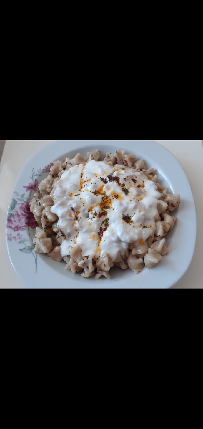 Mantıya hastayım ve böyle seviyorum bazıları daha cıvık yiyor siz nasıl seversiniz?