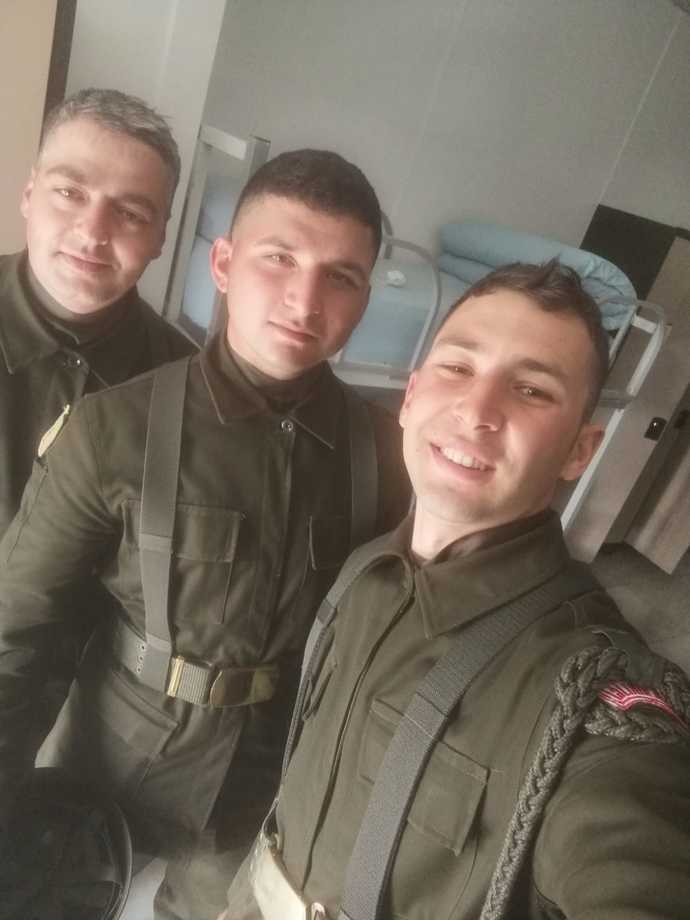 Para karşılığı arkadaşınızı satar mısınız?
