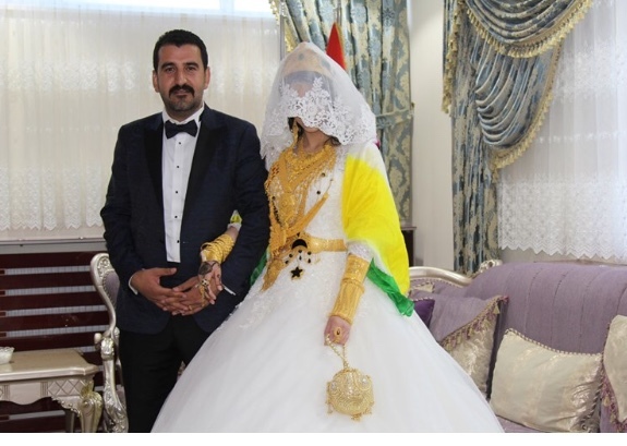 Evlenirken ne tarz bir gelinlik satın alırdınız? Gelinlik alırken nelere dikkat edilmeli?