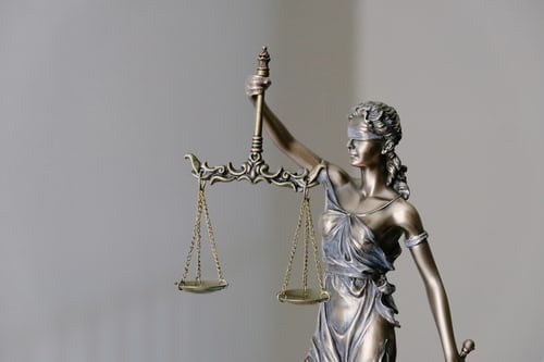 Evlendikten sonra eşinin soyadını almak ne kadar doğru?