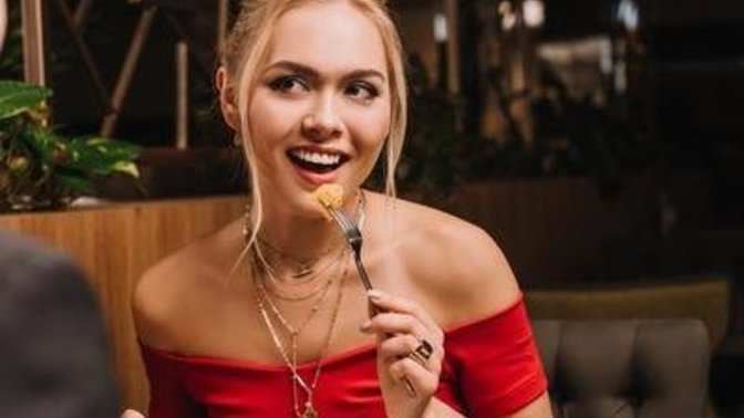 Kilosuna dikkat etmeyen biriyle sevgili olur musunuz?