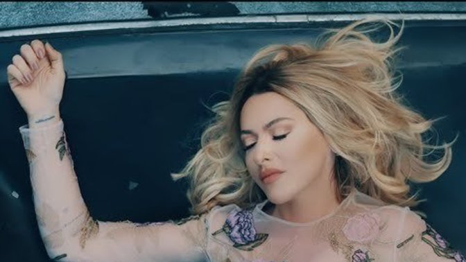 Hadise'nin Hay Hay isimli şarkısı 15 Milyon izlenme aldı. Sizde beğendiniz mi?