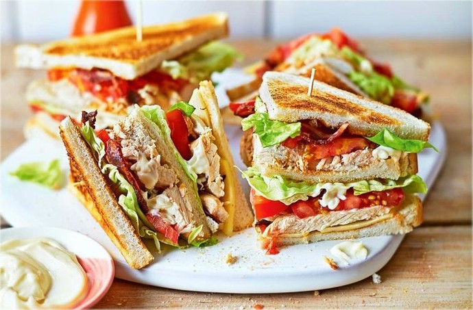 Tost mu yoksa sandviç mi?