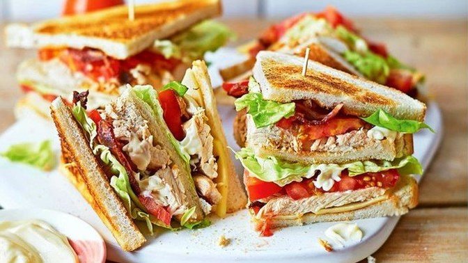 Tost mu yoksa sandviç mi?