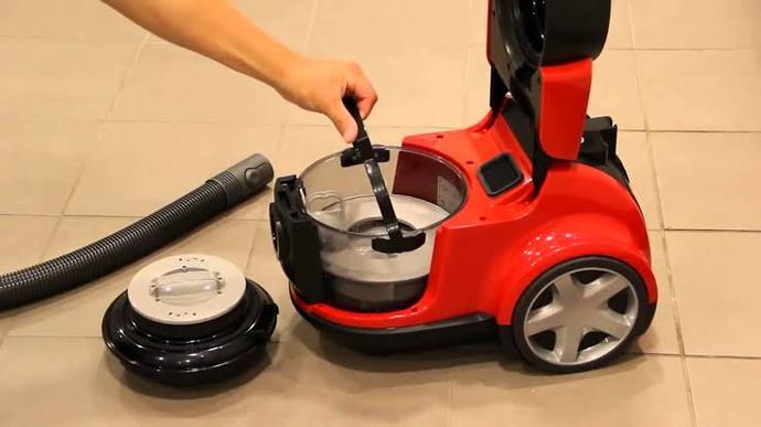 Su filtreli elektrik süpürgesi