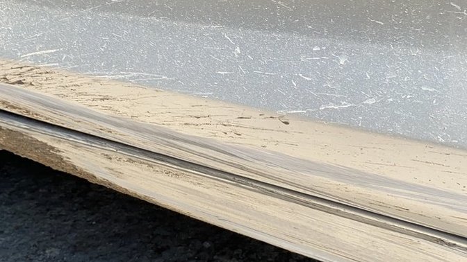Arabayı kaldırıma sürttüm. Boya mı yapılması lazım?