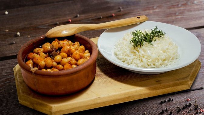 Nohut ile pilav mı yoksa kuru ile pilav mı?