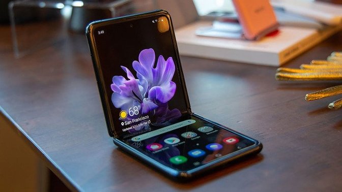Samsung'un katlanabilir Galaxy Z Fold 3 ve Z Flip 3'ün fiyatları ortaya çıktı. Katlanabilir telefon kullanır mısınız?