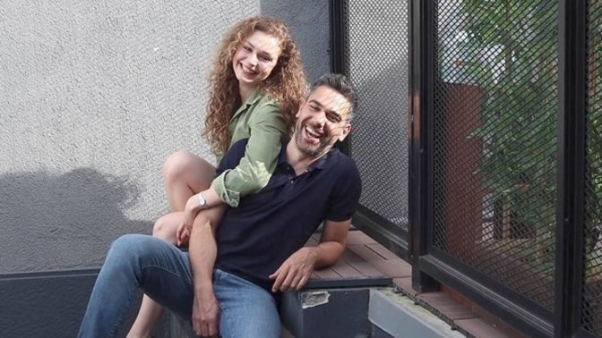 Oyuncu eşinizin partneriyle çok fazla yakın olması sizi rahatsız eder mi?