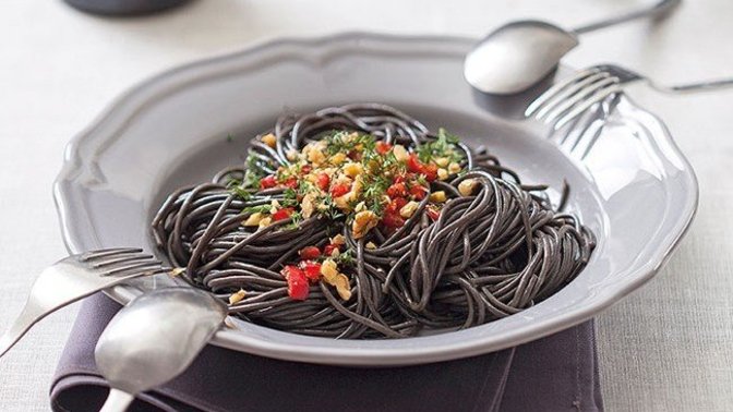 Siyah renk spagetti yer misiniz?