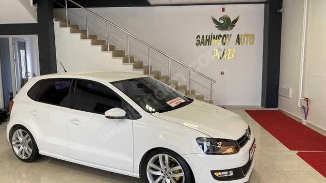 Arkadaşlar sizce clio 4 mü polomu?