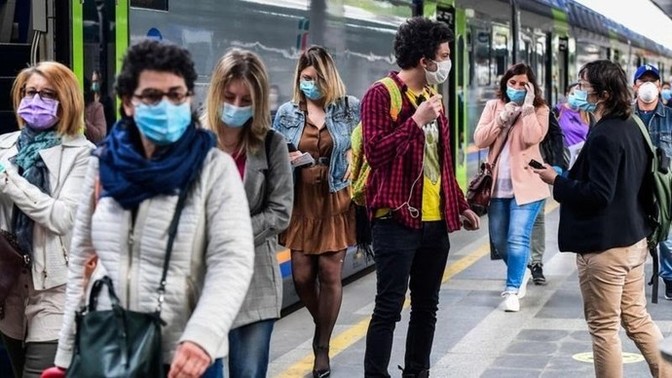 Dünyanın her yerinde Delta varyantına bağlı ölüm ve vaka patlaması yaşanıyor! Biz niye virüsü yenmiş gibi davranıyoruz?