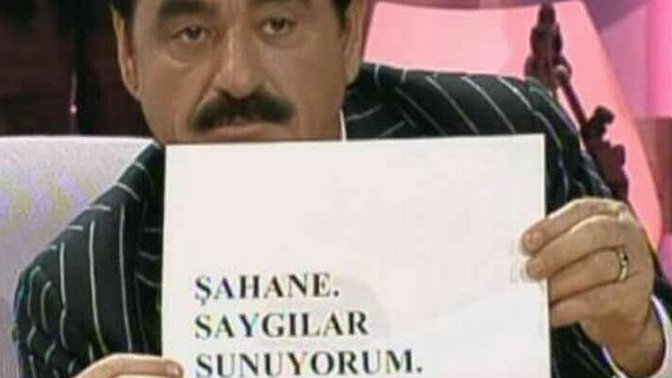 İnternetten tanıştığınız flörtünüz ilk buluşmaya tişörtüne yüzünüzü bastırıp gelse ne hissederdiniz?