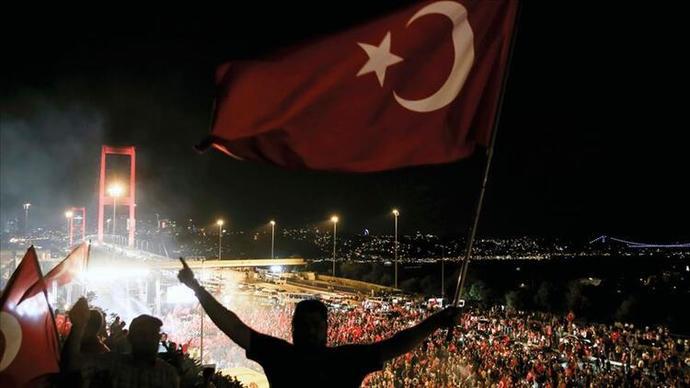 15 temmuz mücadelesine ve şehitlerine minnet duymayan yoktur değil mi?