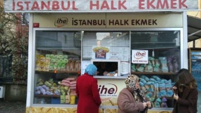 Halk Ekmek fiyatlarına zam: 250 gramlık normal ve kepekli ekmek 1,25 oldu. Siz bu konuda ne düşünüyorsunuz?
