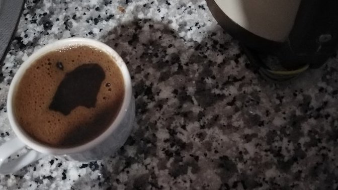 Kahve yaptım nasıl olmuş hacılarr miss kahve yaparım hee bol köpüklü kızlar feyz alsın 🤭🤭?