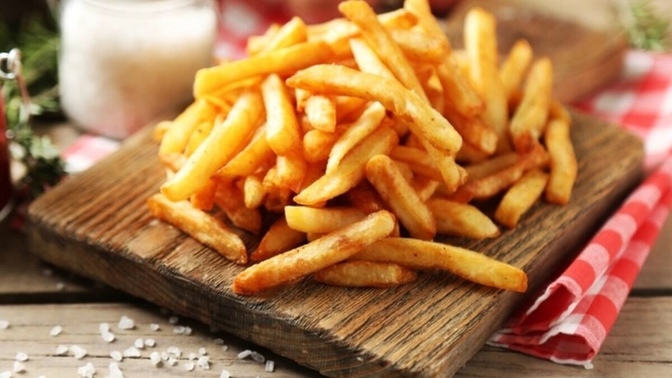 Patates kızartmasının yanında mutlaka ne olmalı?