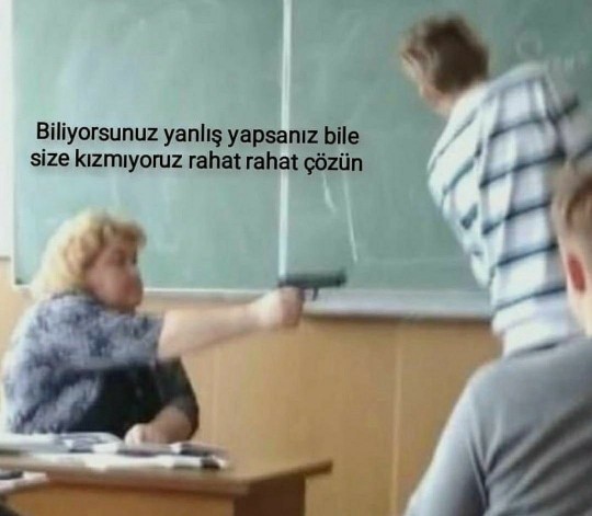 Gülme krizine sokan veya buz gibi olan esprileri görsel şeklinde paylaşır mısınız?