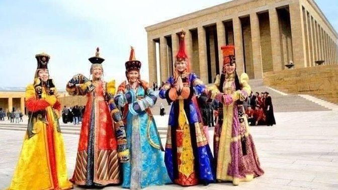 Geleneksel kıyafetleriyle Tuva Türkleri, Anıtkabirde Atanın ziyaretinde. Siz hiç Anıtkabir'e gittiniz mi?