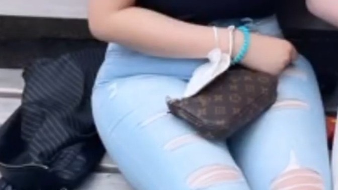 Bacaklarım çok mu kalın sizce🥺?