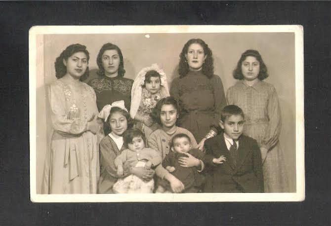 Aileniz bir araya geldiği zaman hep eskilerden mi konuşulur?