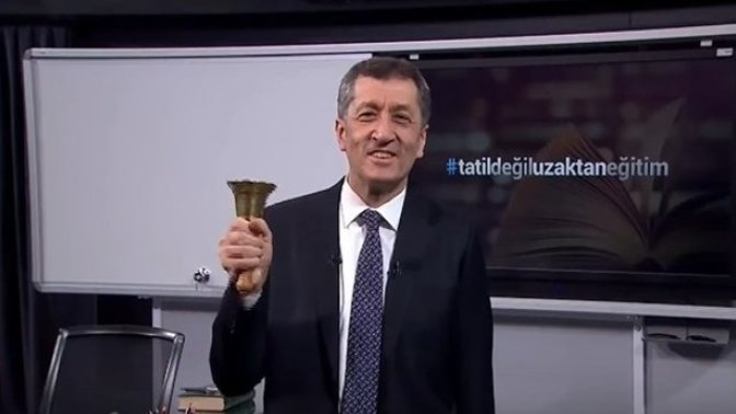 Milli Eğitim Bakanı Selçuk: “Tedbirlerimizi aldık, yüz yüze eğitime eylül ayında başlayacağız.” Okullar açılmalı mı sizce?