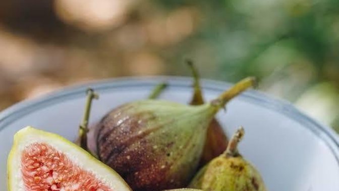 Memleketten incir geldi, çocuklar her tarafı batırdı, bu lekeler nasıl çıkar?