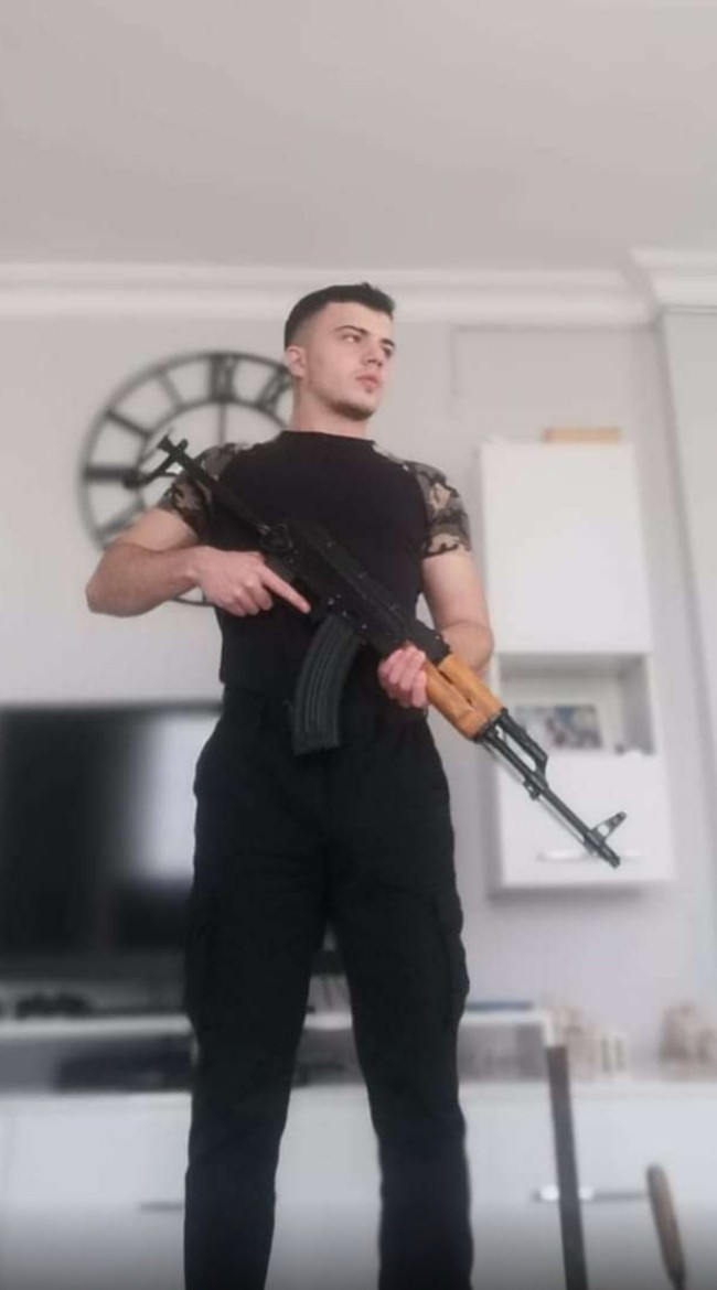 Hiç silah tuttunuz mu?