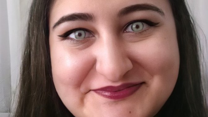 Gözlerime lens taktım. Sizce lens olduğu belli mi?