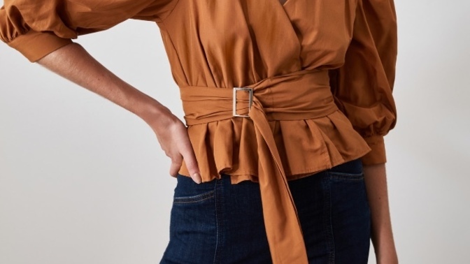 Bu pantalonun üstüne bu renk gömlek olur mu?