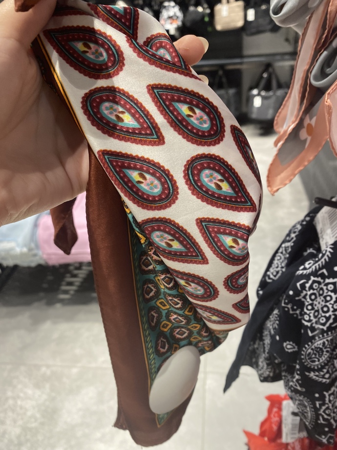 Bandana ile elbise uyumlu olur mu?
