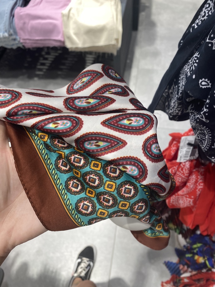 Bandana ile elbise uyumlu olur mu?