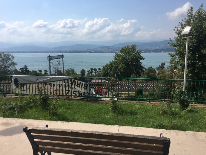 Çevrenizde cok kişi mi olmasını istersiniz?