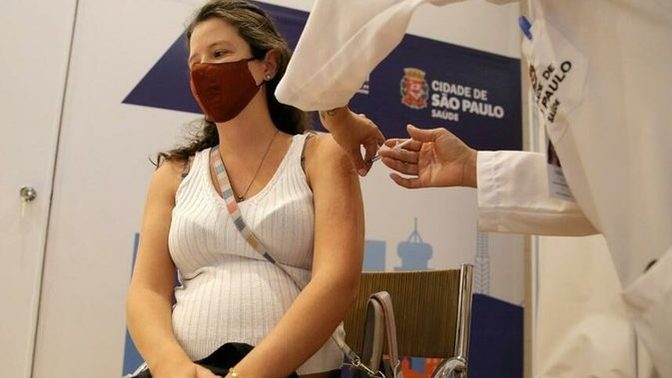 Tüm dünya aşı olmayanları kısıtlama yoluna giderken biz neyi bekliyoruz?