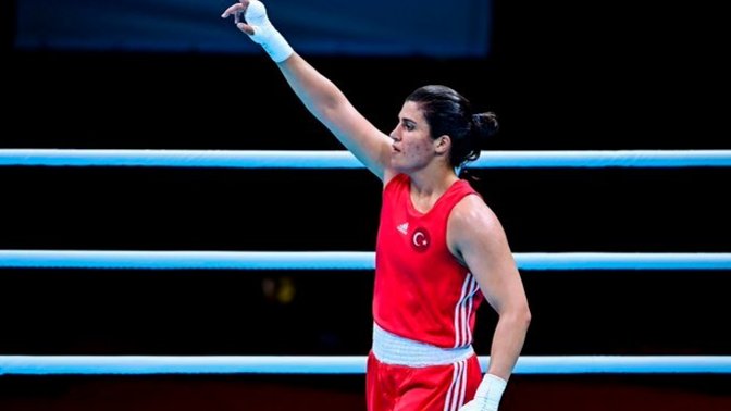 Ülkemizin olimpiyat oyunları tarihinde kadınlar boksunda kazandığı ilk galibiyet Busenaz Sürmeli'den geldi, milli boksörümüze tebrikler nerede?