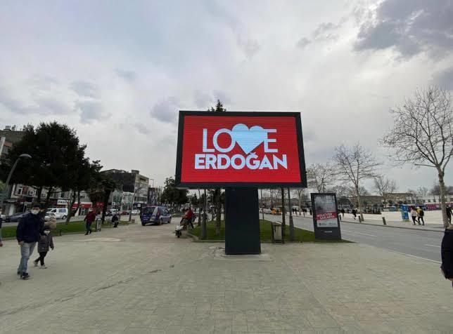 Her yere we love erdoğan yazarak subliminal bilinçaltı mesaj göndermeye mi çalışıyorlar?