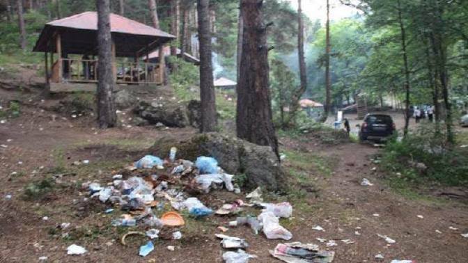 Pikniğe gittiğiniz zaman ardınızda ki çöpleri topluyor musunuz?